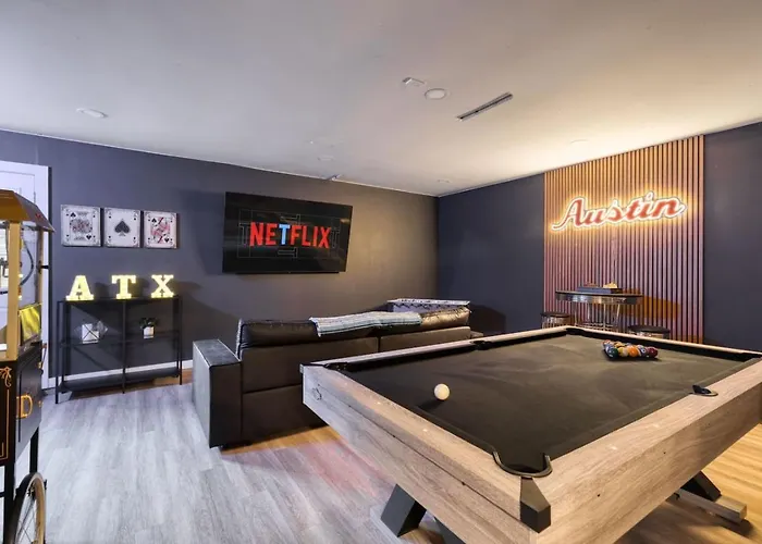 Lone Star Luxe - Heated Pool - Game - Mini-golf & Bar