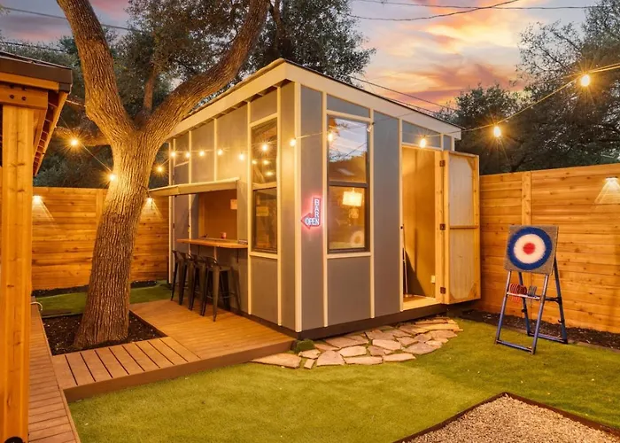 Lone Star Luxe - Heated Pool - Game - Mini-golf & Bar Holiday home *