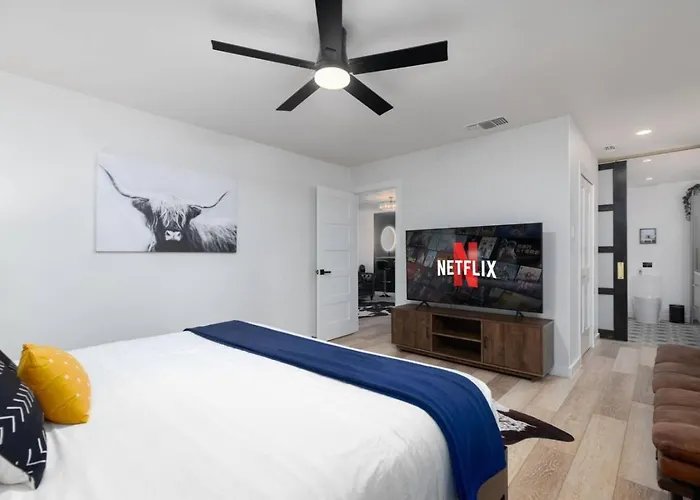 Lone Star Luxe - Heated Pool - Game - Mini-golf & Bar *
