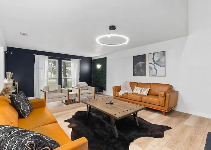 Holiday home Lone Star Luxe - Heated Pool - Game - Mini-golf & Bar *