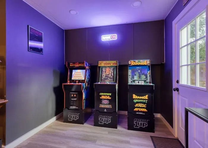 Lone Star Luxe - Heated Pool - Game - Mini-golf & Bar * Round Rock