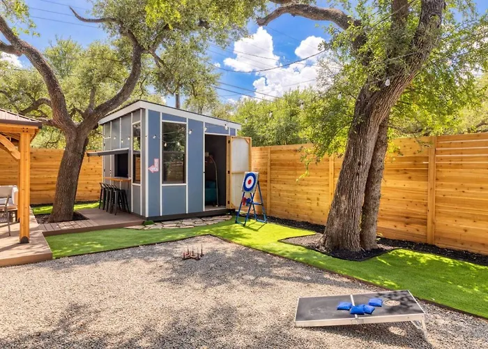 Lone Star Luxe - Heated Pool - Game - Mini-golf & Bar