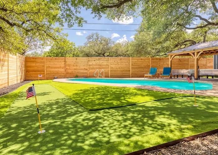 Lone Star Luxe - Heated Pool - Game - Mini-golf & Bar Holiday home